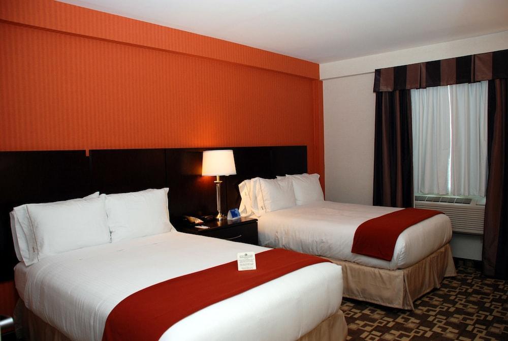 Holiday Inn Express Maspeth By Ihg Nowy Jork Zewnętrze zdjęcie