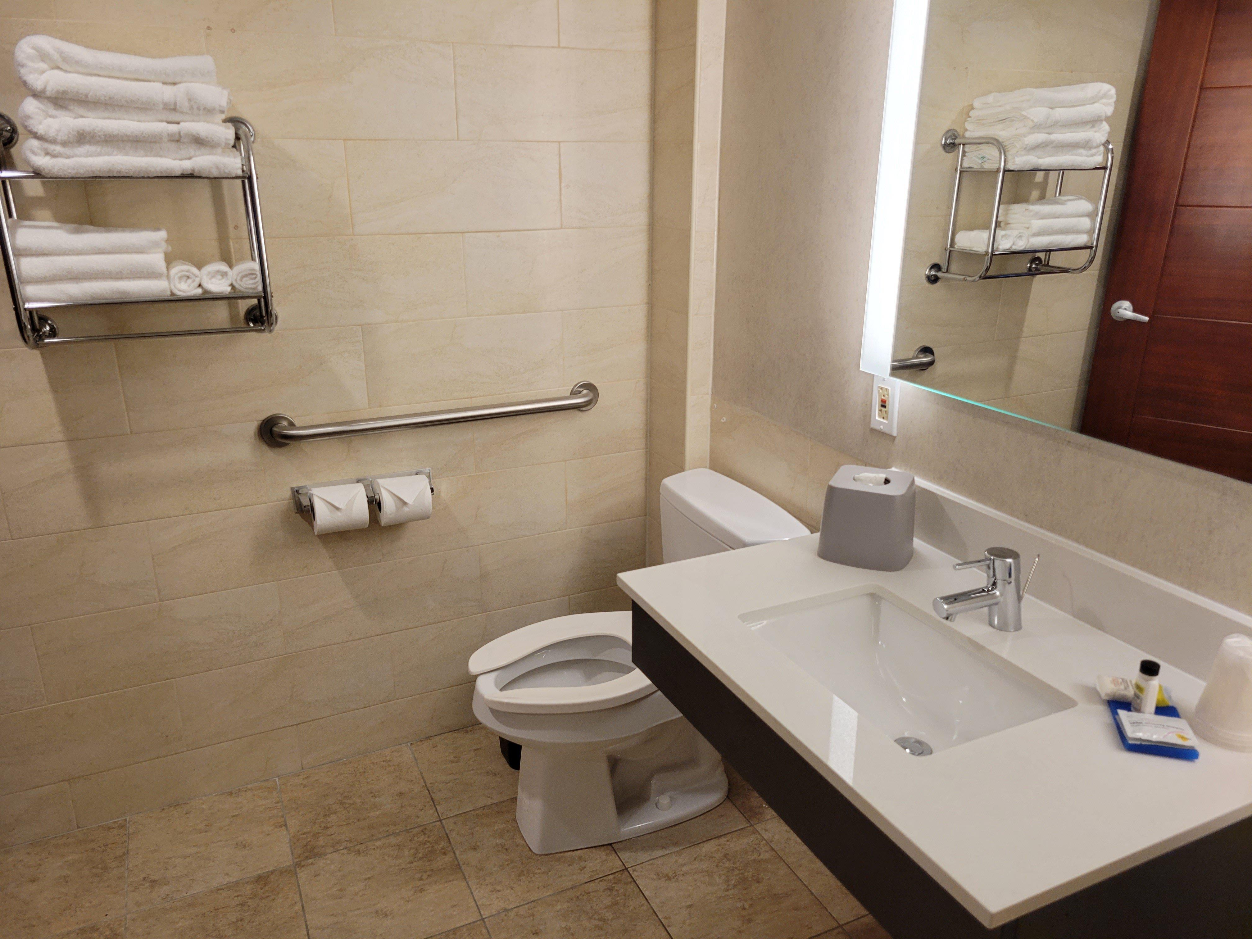 Holiday Inn Express Maspeth By Ihg Nowy Jork Zewnętrze zdjęcie