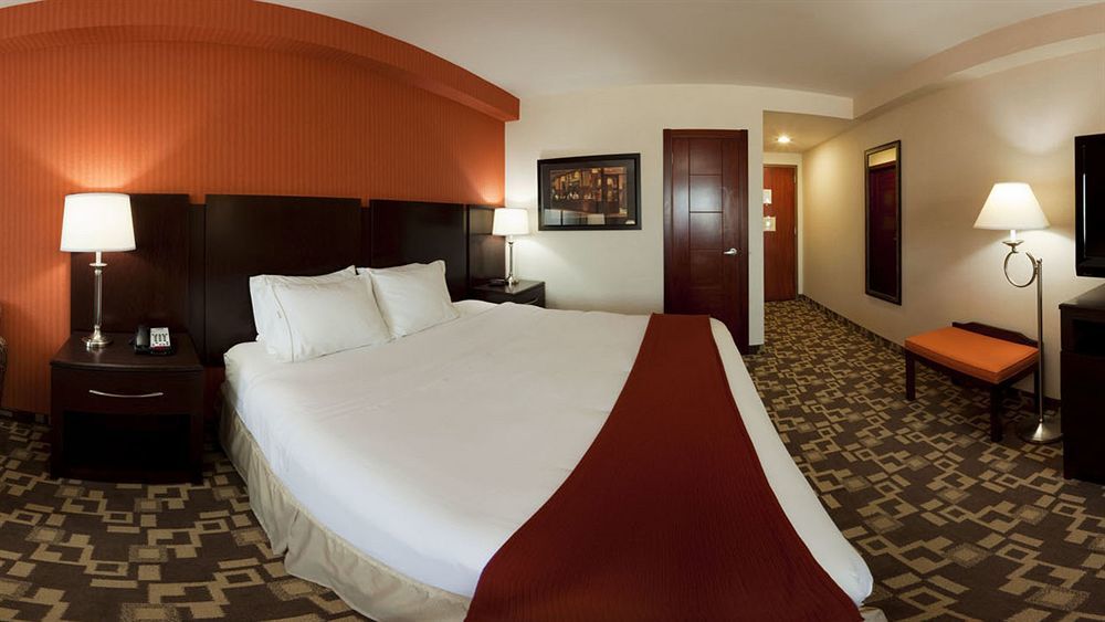 Holiday Inn Express Maspeth By Ihg Nowy Jork Zewnętrze zdjęcie