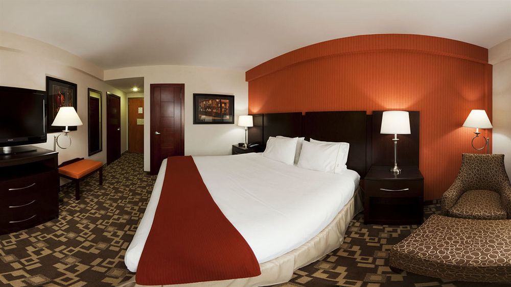 Holiday Inn Express Maspeth By Ihg Nowy Jork Zewnętrze zdjęcie