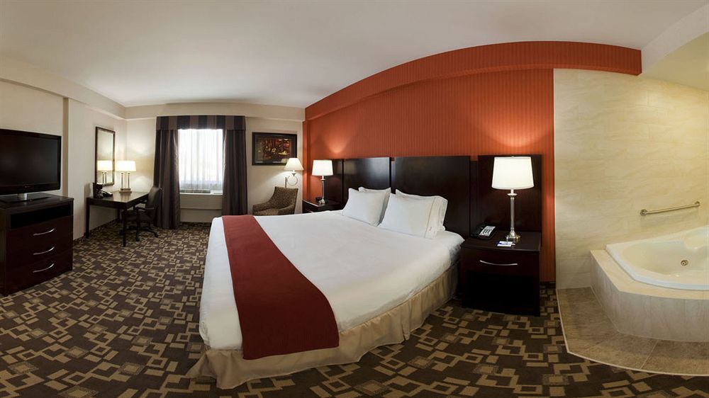 Holiday Inn Express Maspeth By Ihg Nowy Jork Zewnętrze zdjęcie